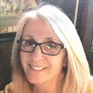 Meet your Posher, Robyn